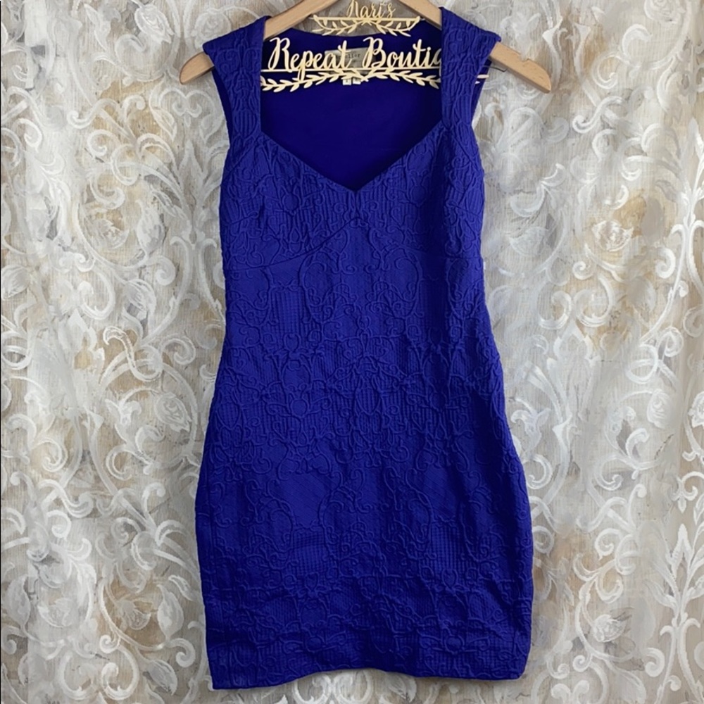 Nicole Miller Artelier Royal Blue Floral Bodycon Mini cocktail Dress embroidered